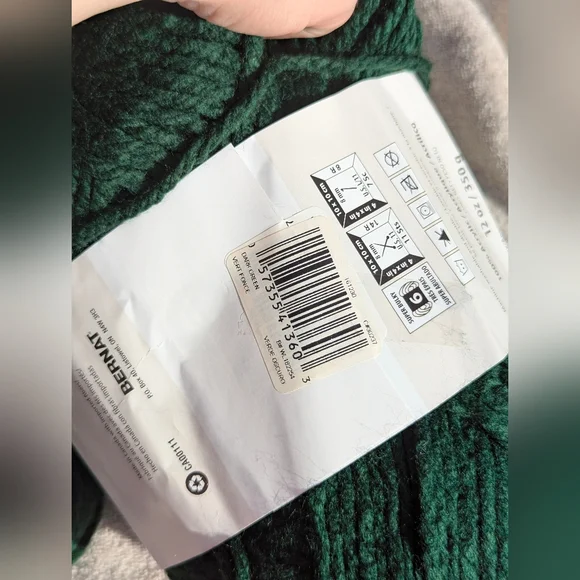 Bernat Softee Chunky Yarn in Dark Green, 4 Skiens Same Lot+ 1 Large Skien, Lot 1 - Picture 4 of 12